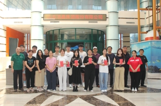 情系職工子女  助力夢想啟航——潔晶集團(tuán)舉行職工子女高考獎學(xué)金發(fā)放儀式